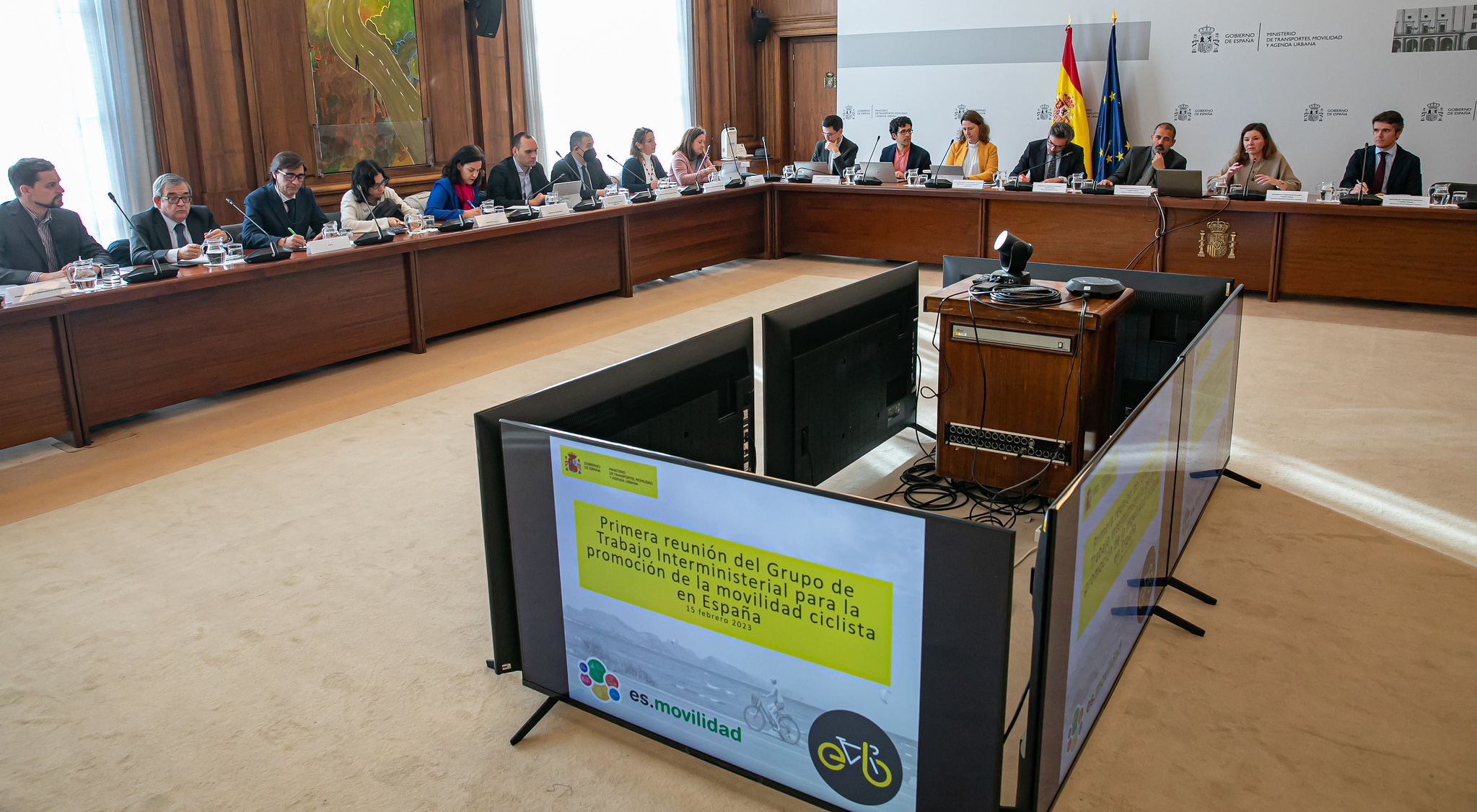 La Fundacin, en la constitucin del grupo interministerial para promover la movilidad ciclista 